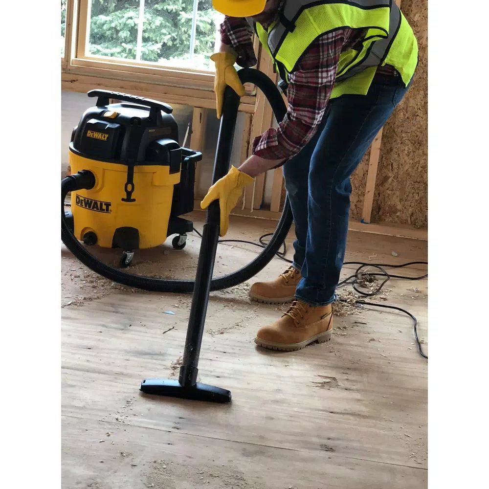 DEWALT 12 Gal. Poly Wet/Dry Vacuum, 5.5 Peak HP, 120 V