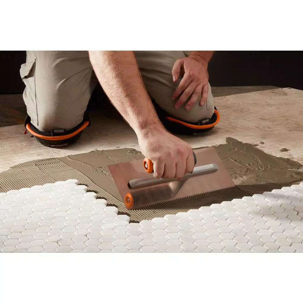 RIDGID 7 in. Corded Wet Tile Saw with 24 in. Rip Capacity and Gel-Foam Knee Pads Bundle