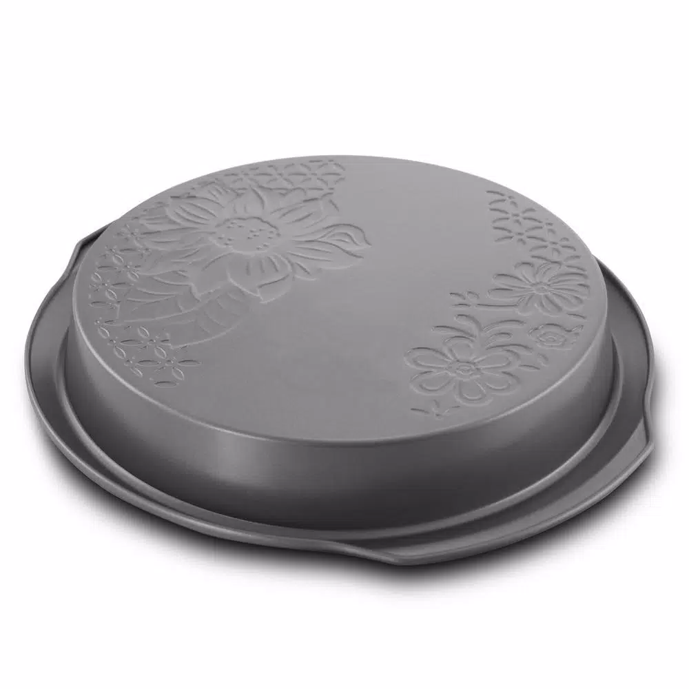 Gibson Home Gibson Country Kitchen 9 in. Round Silver Embossed Carbon Steel Non-Stick Cake Pan