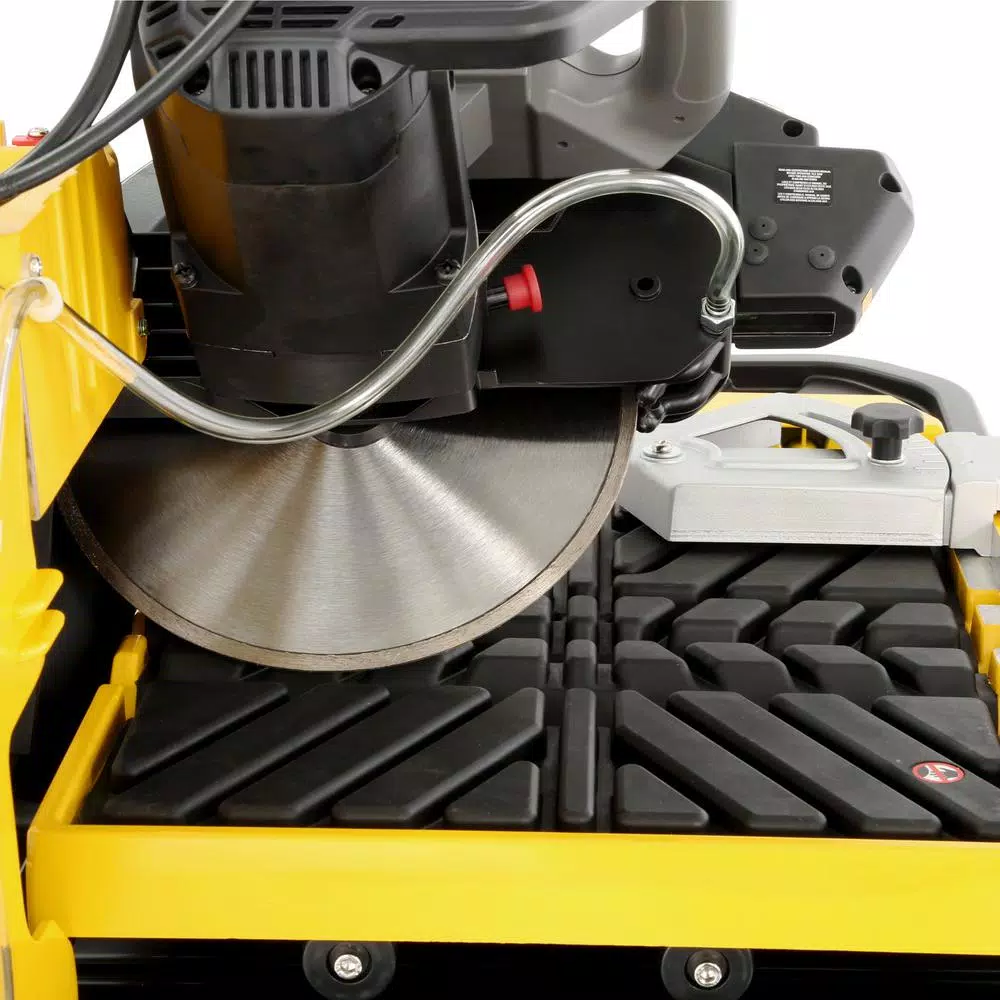 QEP 900XT Professional 10 in. Wet Tile Saw, 2.25 HP, 15 Amp
