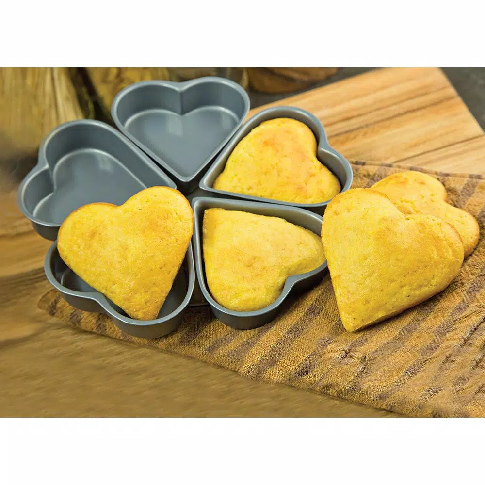Fox Run Preferred Non-Stick Linked Heart Cake Pan, Carbon Steel