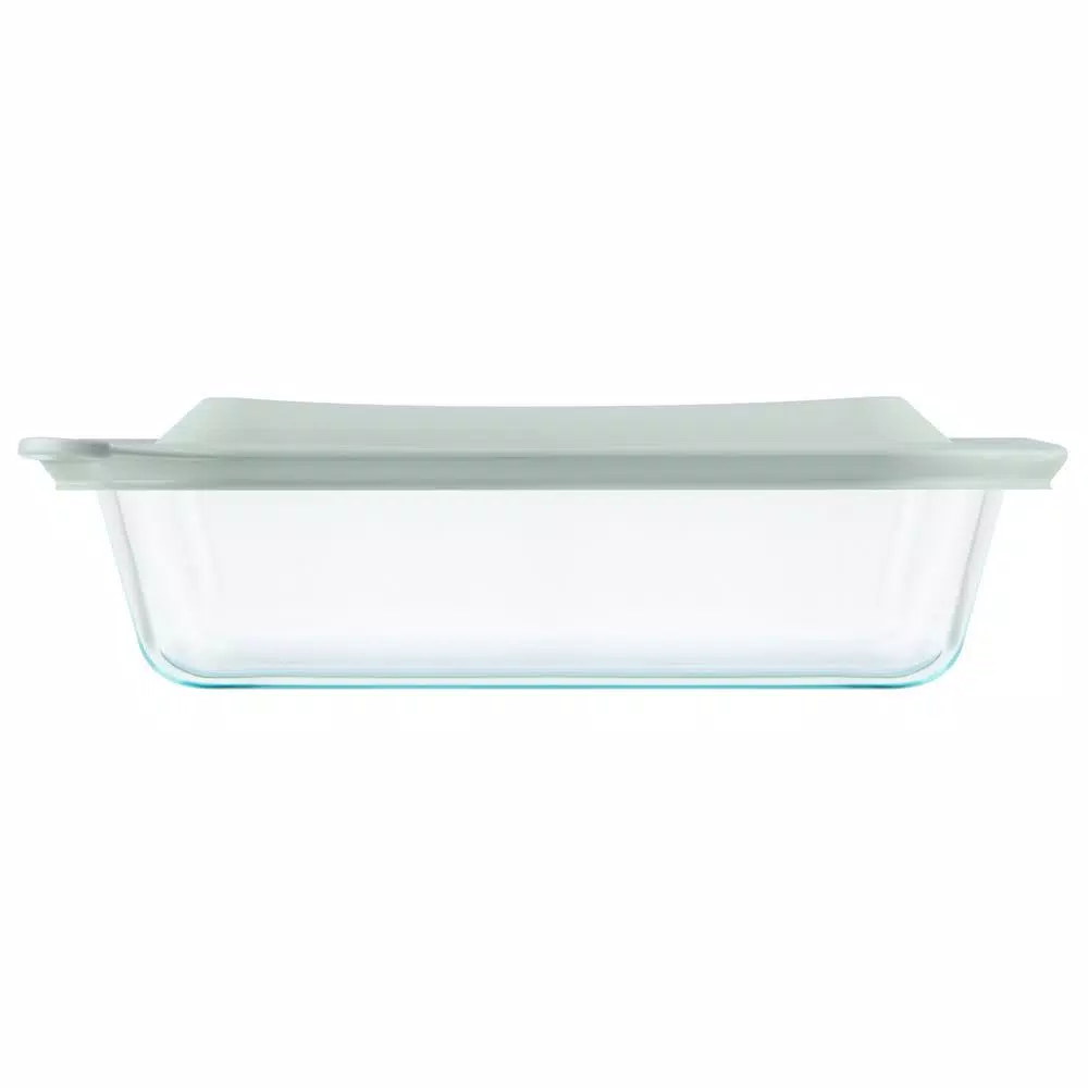 Pyrex Deep Dish 3 Qt. Rectangular Glass Baker with Secure-Fit Lid, 7 in. x 11 in.