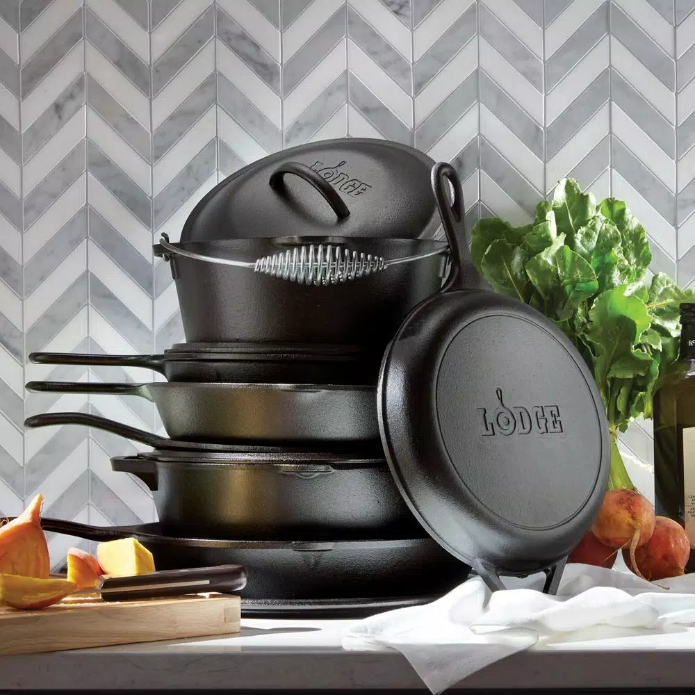 Lodge 10.5 in. Round Cast Iron Griddle Pan, Black