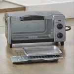 BLACK+DECKER 4-Slice Black Stainless Steel Toaster Oven with EvenToast Technology thumbnail 6