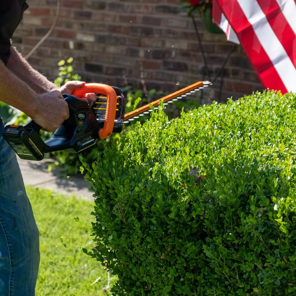 Scotts 20V Cordless 22 in. Hedge Trimmer Kit with 2.0Ah Battery and Fast Charger