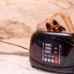 Uncanny Brands Star Wars Empire Collection Darth Vader 2-Slice Toaster thumbnail 4