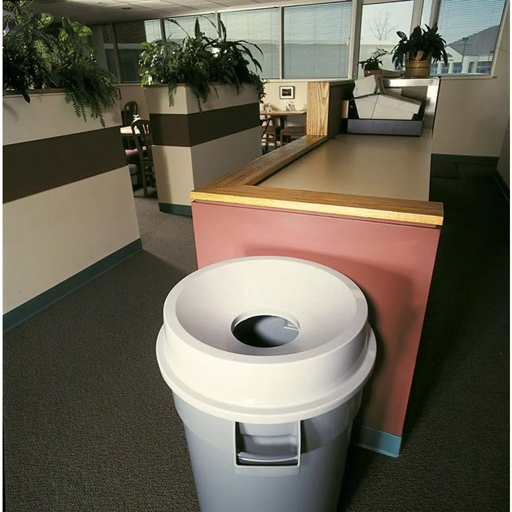 Rubbermaid Commercial Products Rubbermaid Brute 32 Gallon Grey Round Trash Can Funnel Top Lid