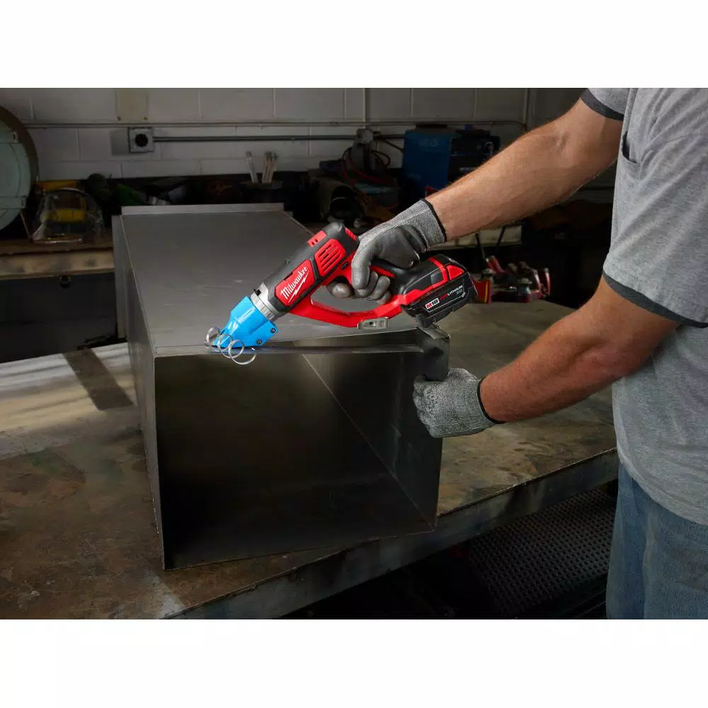 Milwaukee M18 16-Gauge Double Cut Metal Shear Kit with 4.0 Ah Battery and Charger