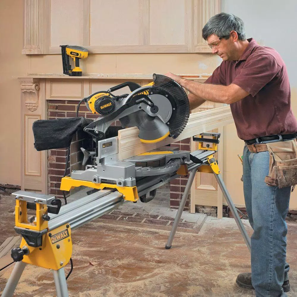 DeWalt 12 in. Double-Bevel Compound Miter Saw, 15 Amp, Corded