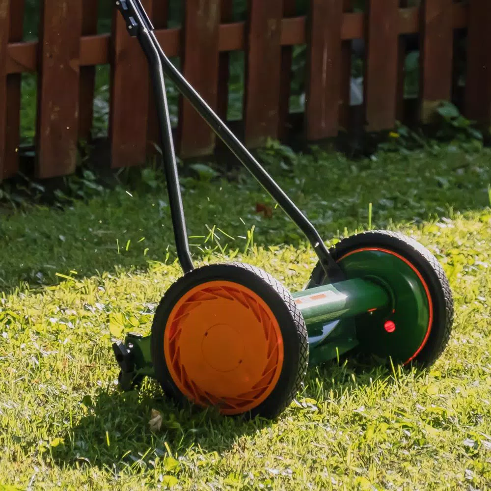 Scotts 16 in. Manual Walk Behind Push Reel Lawn Mower