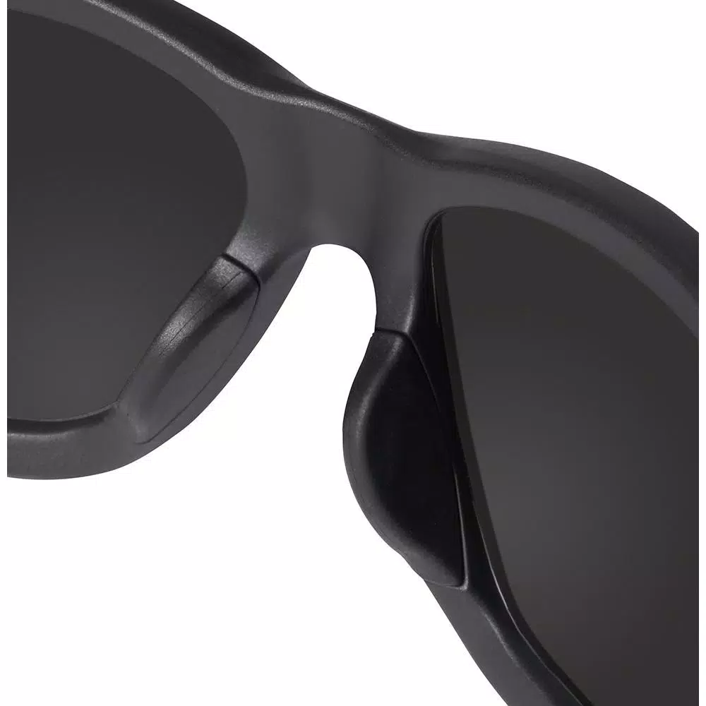 Milwaukee BOLT White Type 1 Class C Vented Hard Hat with Performance Tinted Safety Glasses Set