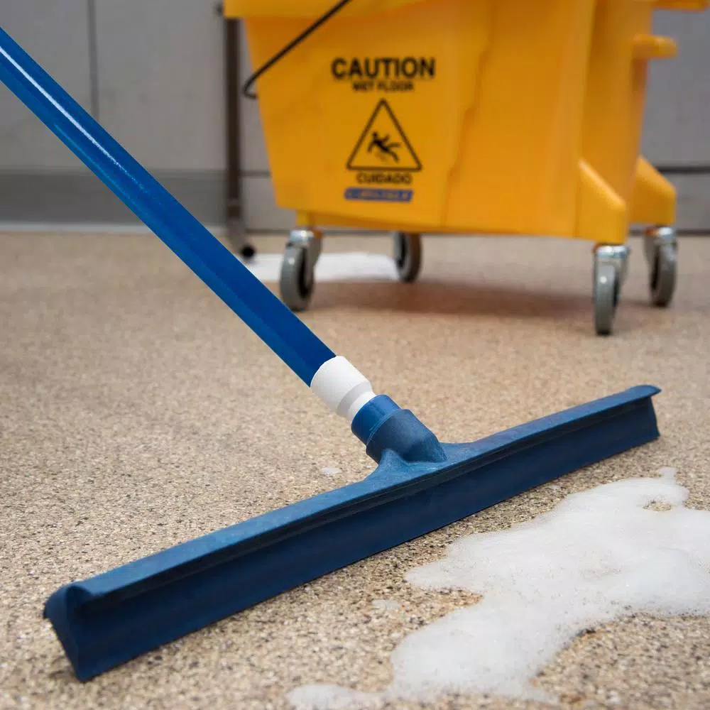Carlisle Sparta 24 in. Rubber Single-Blade Floor Squeegee with 60 in. Fiberglass Handle