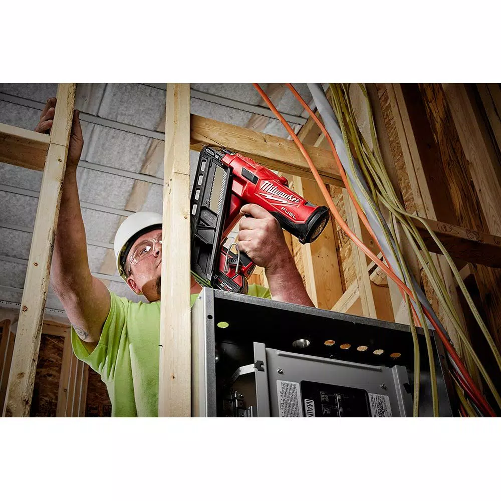 Milwaukee M18 FUEL 3-1/2 in. 30-Degree Cordless Framing Nailer Kit with Performance Safety Glasses
