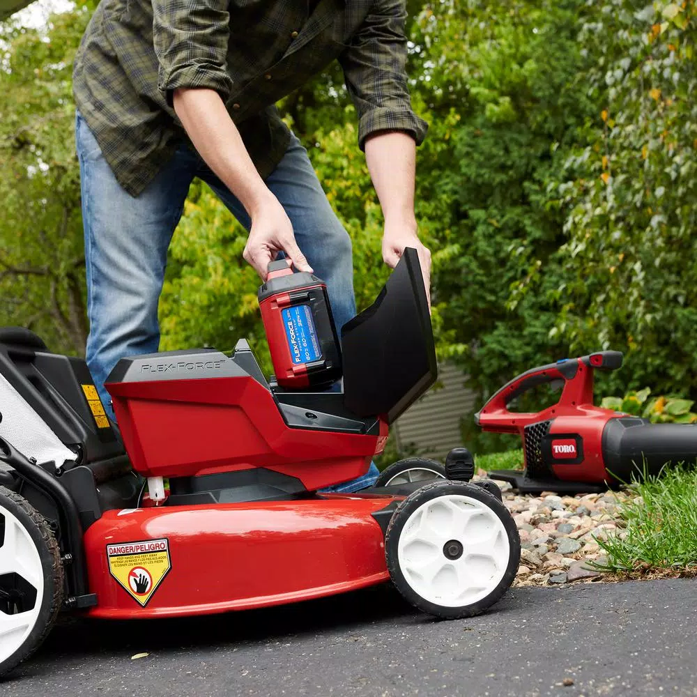 Toro 21 in. 60V Max Cordless Walk Behind Push Lawn Mower with 4 Ah Battery and Charger