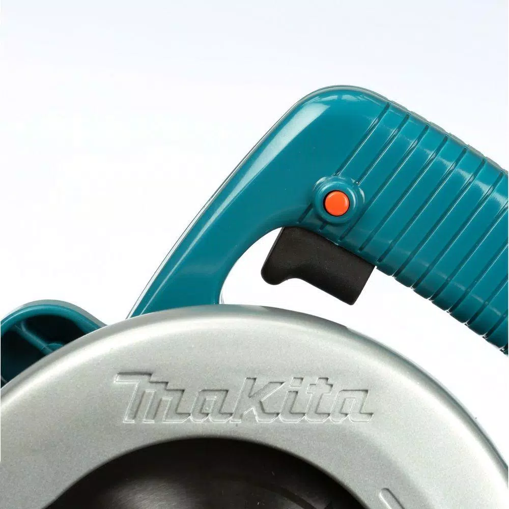 Makita 5-1/2 in. 8 Amp Corded Electric Brake Circular Saw with 18T Carbide Blade