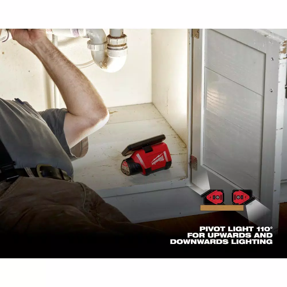 Milwaukee M12 ROVER 12V Lithium-Ion 700 Lumen Pivoting Flood Light with USB Charging