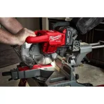 Milwaukee M18 FUEL 7-1/4 in. Dual Bevel Sliding Compound Miter Saw Kit thumbnail 4