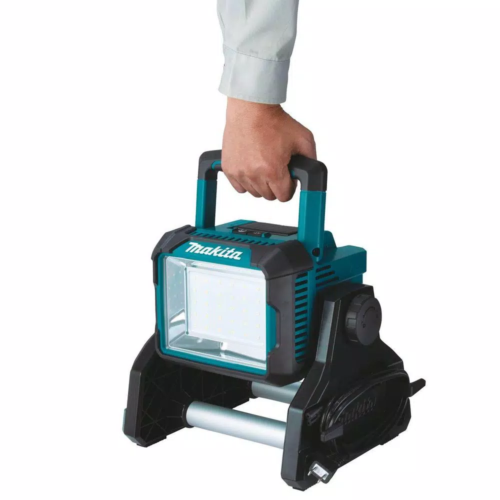 Makita 18V LXT Cordless/Corded LED Work Light, 3000 Lumens, IP65 Rated (DML811)