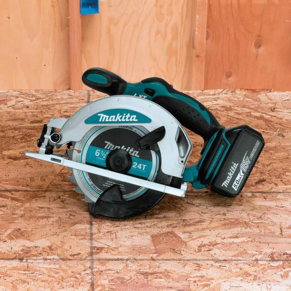 Makita 18V LXT Cordless 6-1/2 in. Circular Saw Kit with 2 5.0 Ah Batteries and Charger