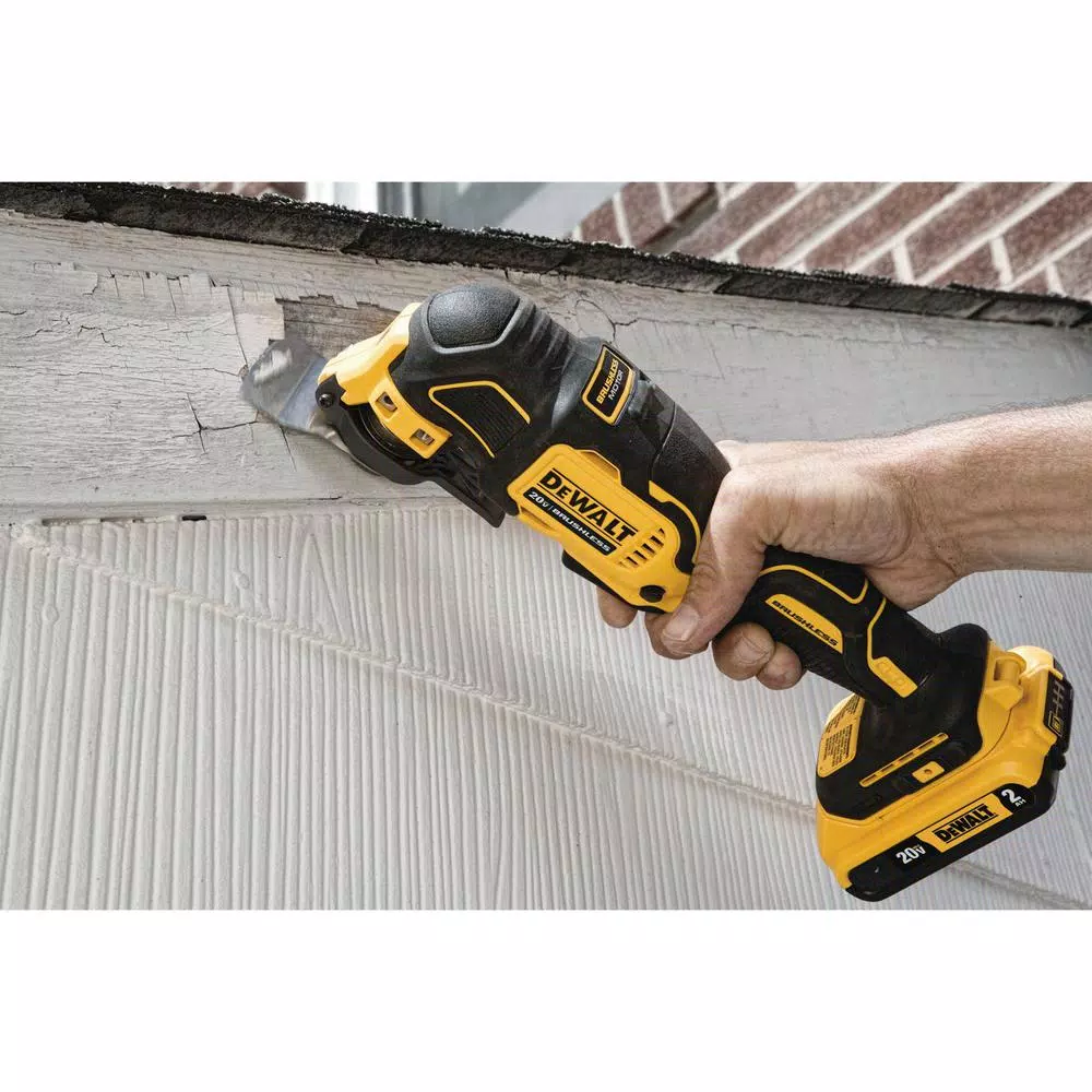DEWALT 20V MAX Cordless Brushless Oscillating Multi-Tool Kit with 4.0 Ah Battery and Charger