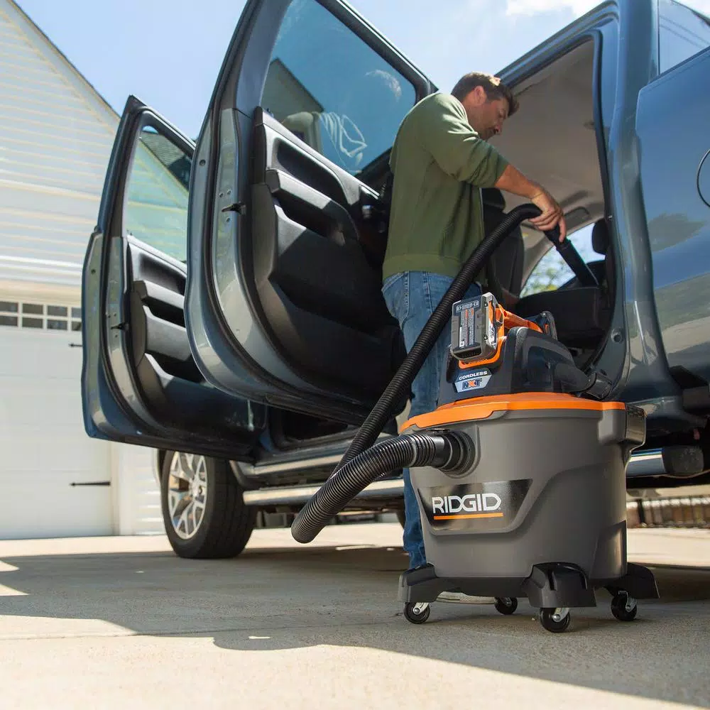 RIDGID 9 Gal. Cordless Wet/Dry Shop Vacuum Kit with (2) 18V OCTANE 3.0 Ah Lithium-Ion Batteries and Charger