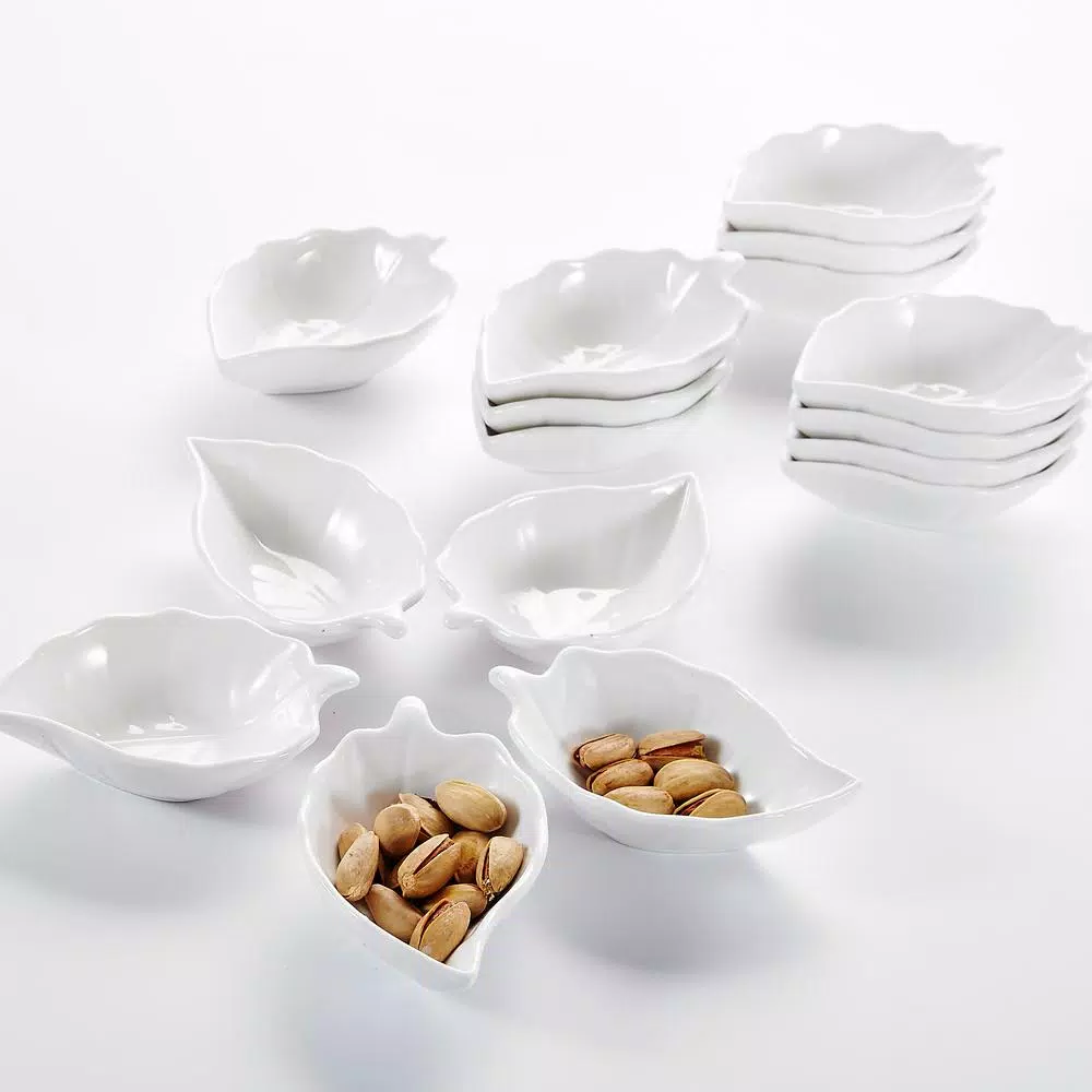 MALACASA 4.5 in. White Porcelain Ramekins Set of 16, Ceramic Souffle Dishes and Serving Bowls