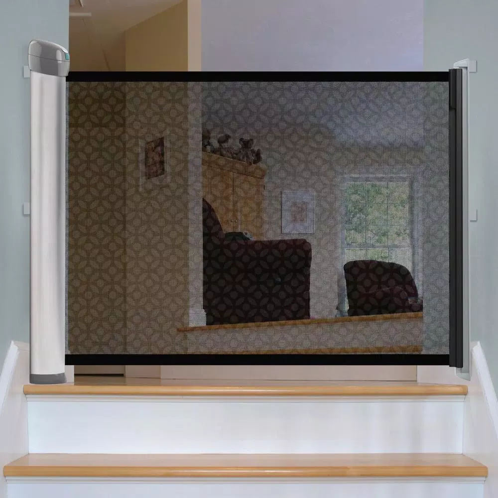 Summer Infant 30 in. Retractable Safety Gate, Hardware Mounted for Stairs and Doorways