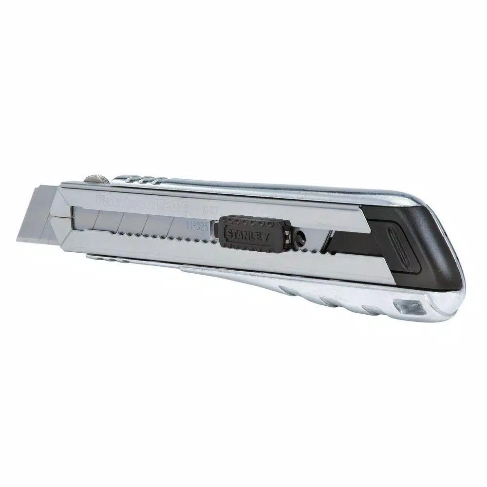 Stanley Xtreme 25 mm Snap-Off Ratcheting Knife with Die-Cast Metal Handle