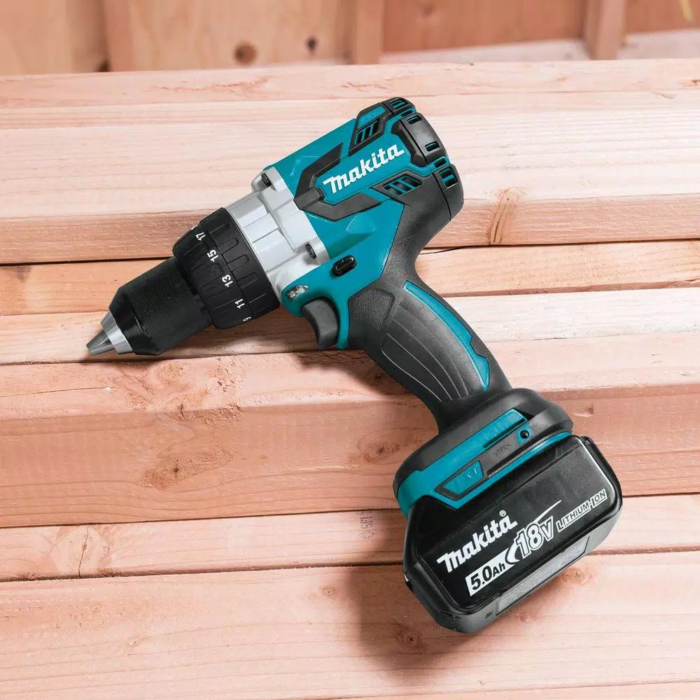 Makita 18V LXT Brushless Cordless 1/2 in. Driver-Drill Kit with 5.0 Ah Battery and Charger