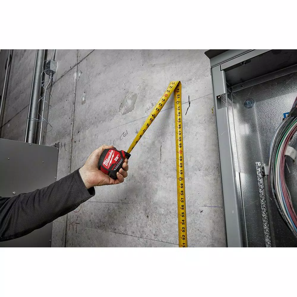 Milwaukee 25 ft. Magnetic Tape Measure and Fastback Compact Folding Utility Knife Combo Kit