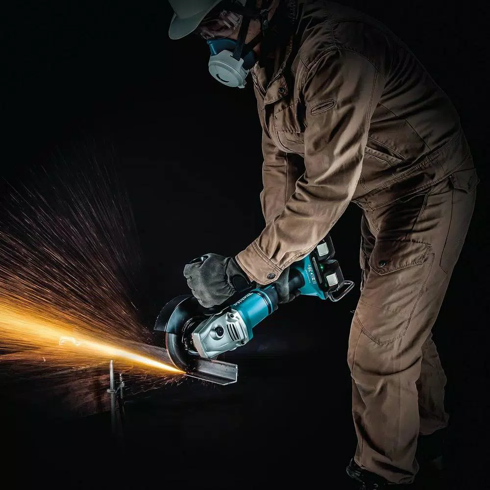 Makita 18V X2 LXT Brushless 7 in. Angle Grinder Kit w/ 5.0 Ah Batteries, Charger, Dust Shroud & Diamond Wheel