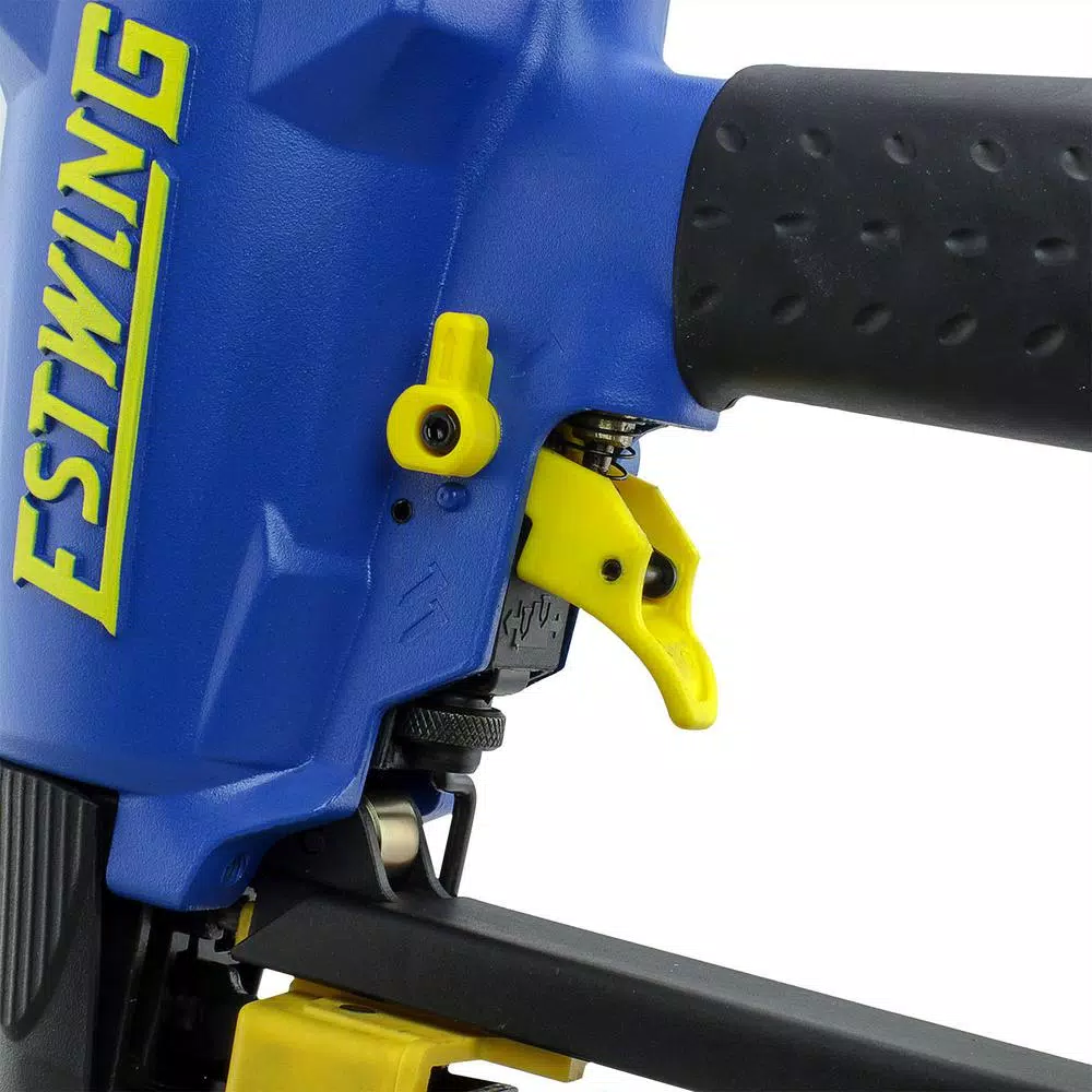 Estwing EFN64 16-Gauge 2-1/2 in. Pneumatic Straight Finish Nailer with Canvas Bag