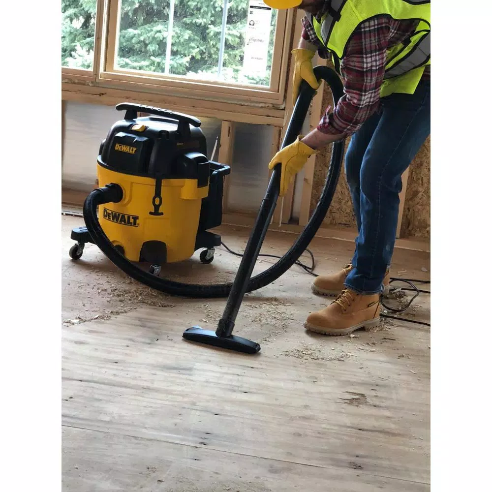 DEWALT 10 Gal. Poly Wet/Dry Vacuum with 5.5 Peak HP Dual-Stage Motor