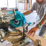 Makita 18V X2 LXT 12 in. Brushless Dual-Bevel Sliding Compound Miter Saw Kit with Bonus 18V LXT Jigsaw thumbnail 4