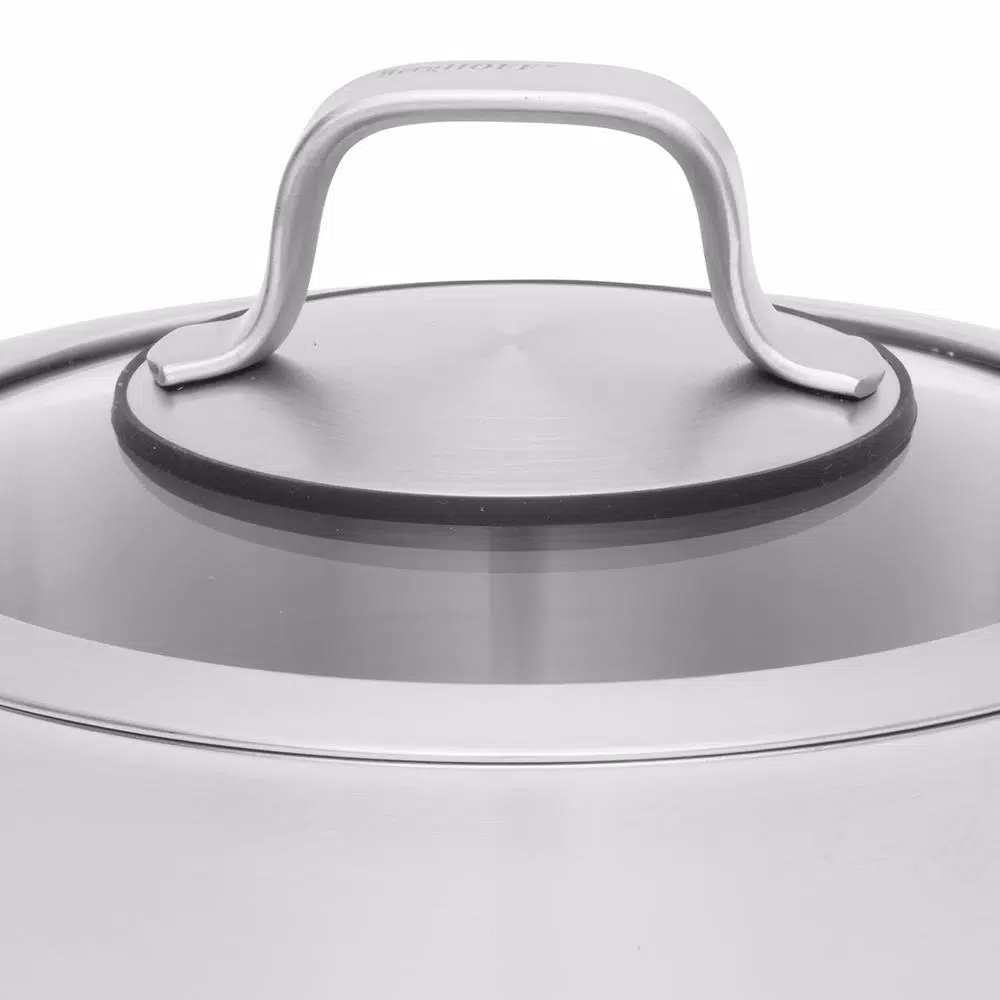 BergHOFF Essentials Manhattan 2.5 qt. 18/10 Stainless Steel Casserole Dish with Glass Lid