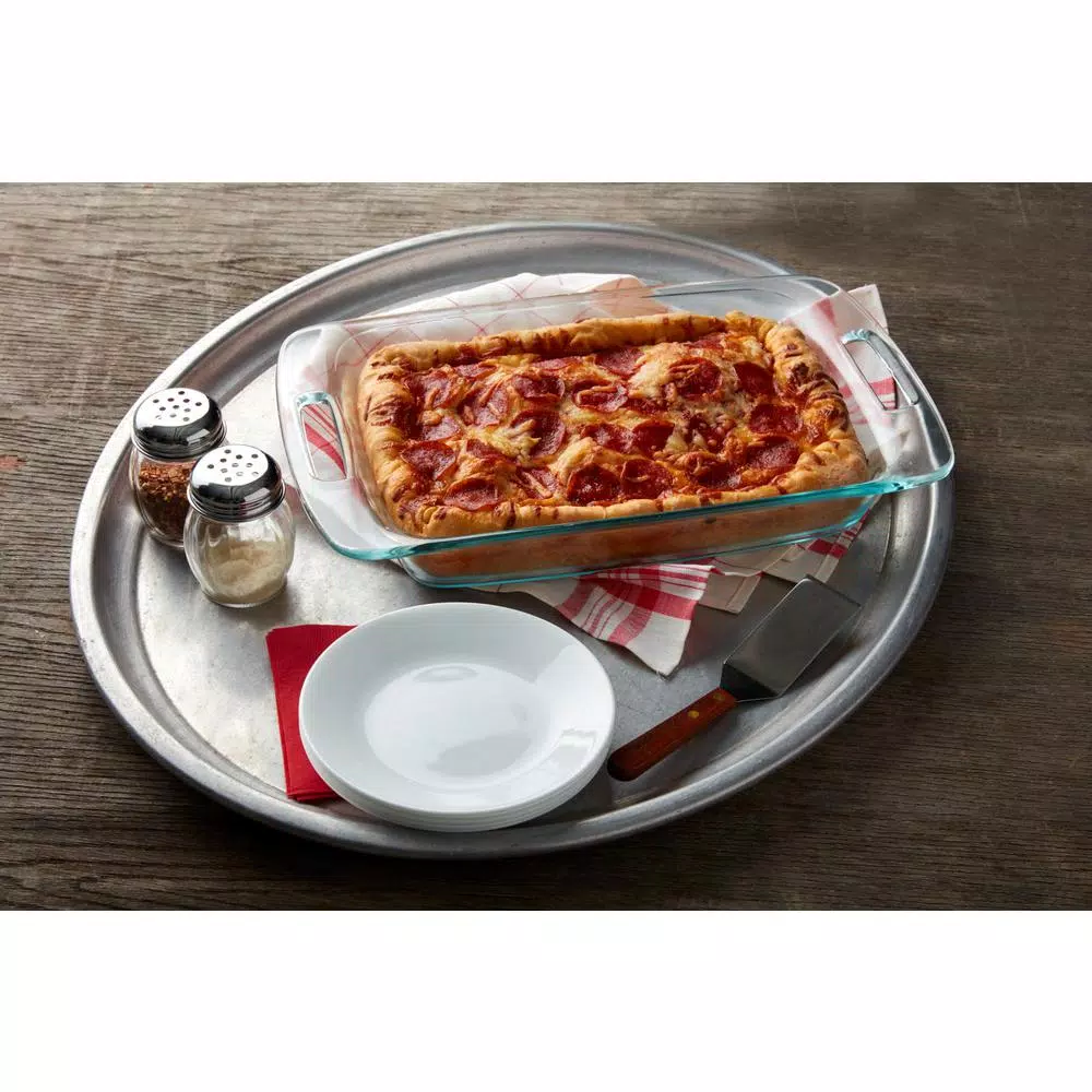 Pyrex Easy Grab 3-qt Rectangular Glass Baker with Red BPA-Free Lid
