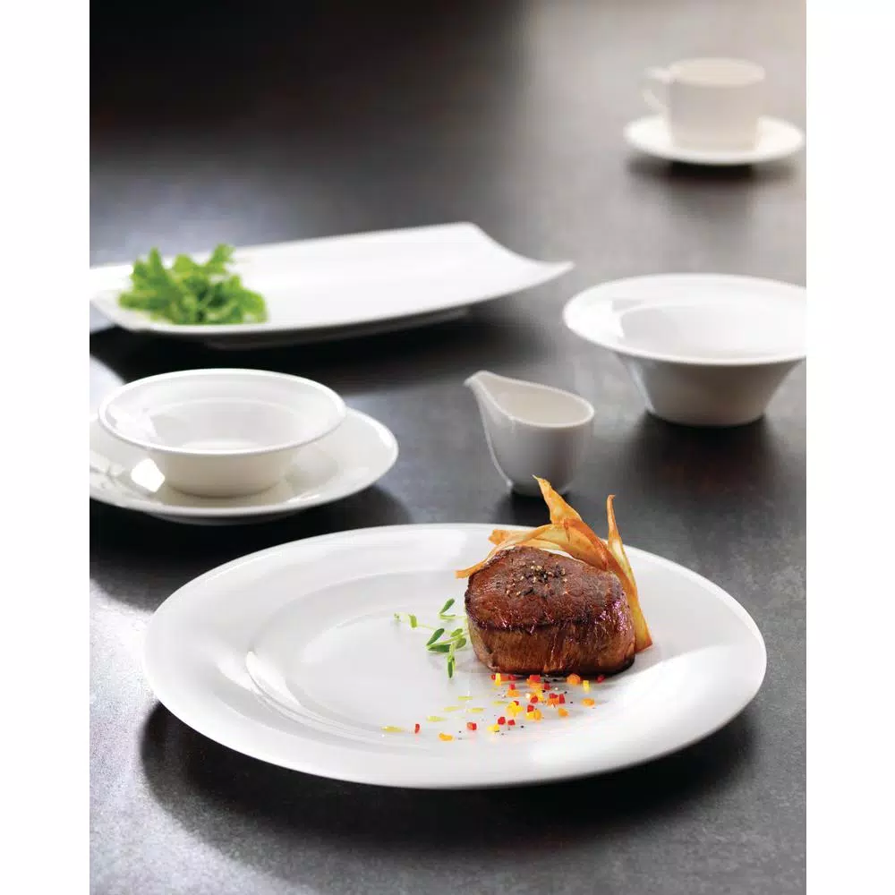 Oneida Sant' Andrea Tenor 5 oz. White Porcelain High Alumina Creamers, Set of 36