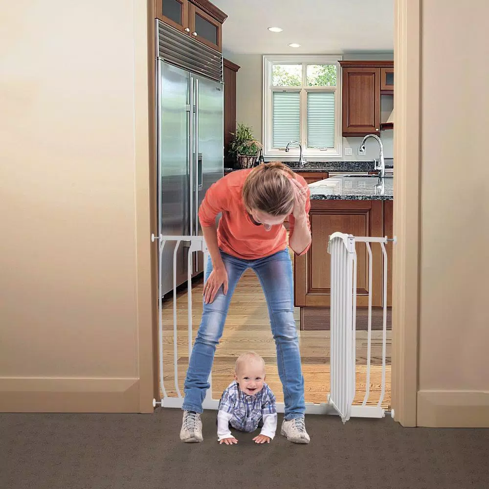 Dreambaby Chelsea Extra Wide Auto-Close Security Gate with Extensions, White