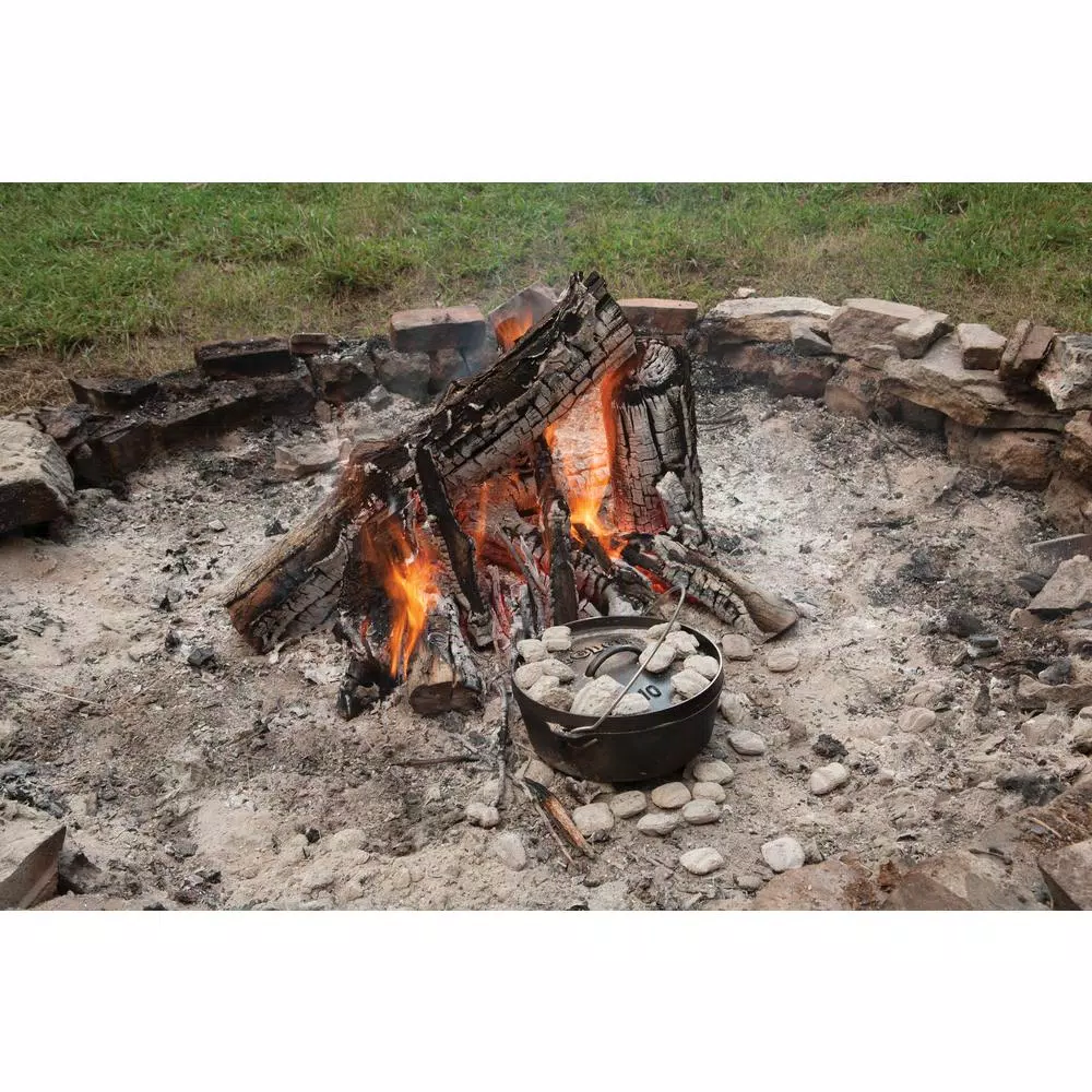 Lodge 4 Qt. Cast Iron Dutch Oven with Lid and Bail Handle