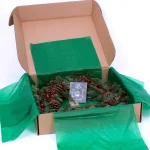 VAN ZYVERDEN 24 in. Live Fresh Cut Pacific Northwest Noble Fir Christmas Wreath with Berries and Pinecones thumbnail 6