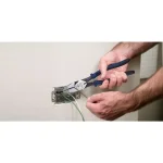 Klein Tools 9 in. Journeyman High Leverage Side Cutting Pliers thumbnail 5