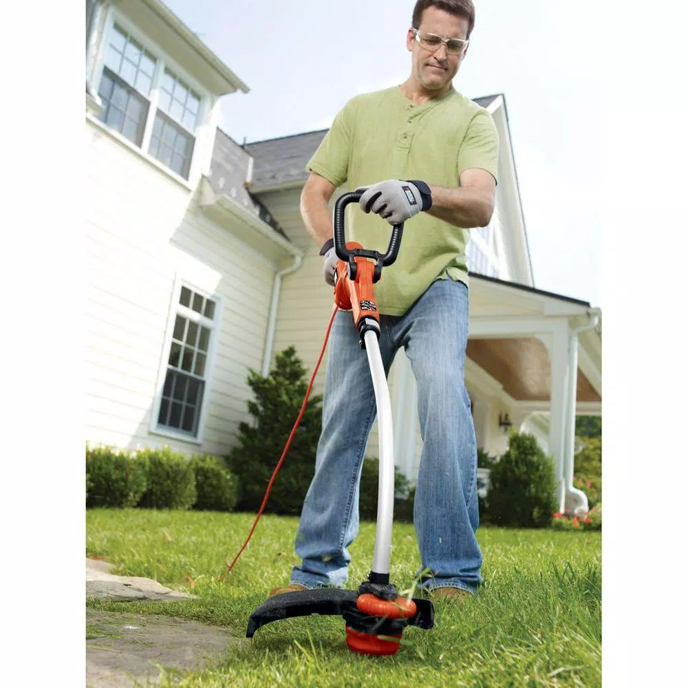 BLACK+DECKER GH3000 7.5 Amp Corded Electric 2-in-1 String Trimmer and Lawn Edger