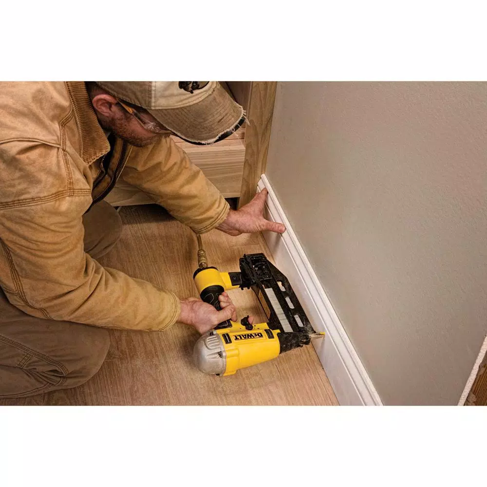 DEWALT 16-Gauge 2-1/2 in. Pneumatic Finish Nailer Kit with Bonus 18-Gauge Brad Nailer