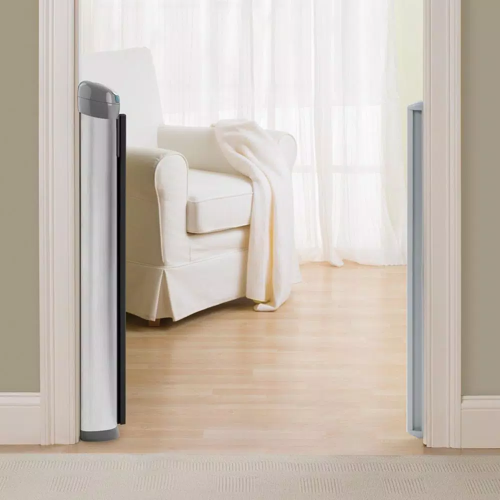 Summer Infant 30 in. Retractable Safety Gate, Hardware Mounted for Stairs and Doorways