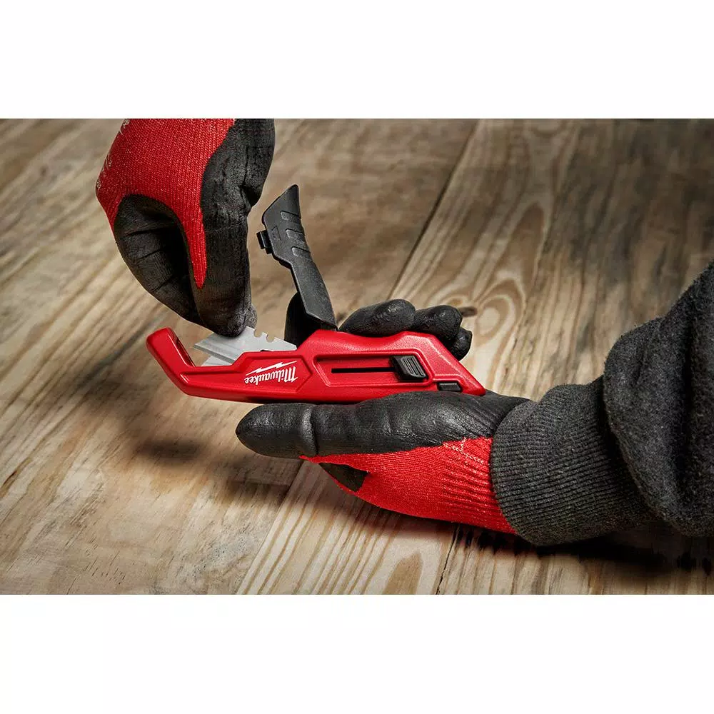Milwaukee Side Slide Utility Knife with Metal Body and Blade Storage