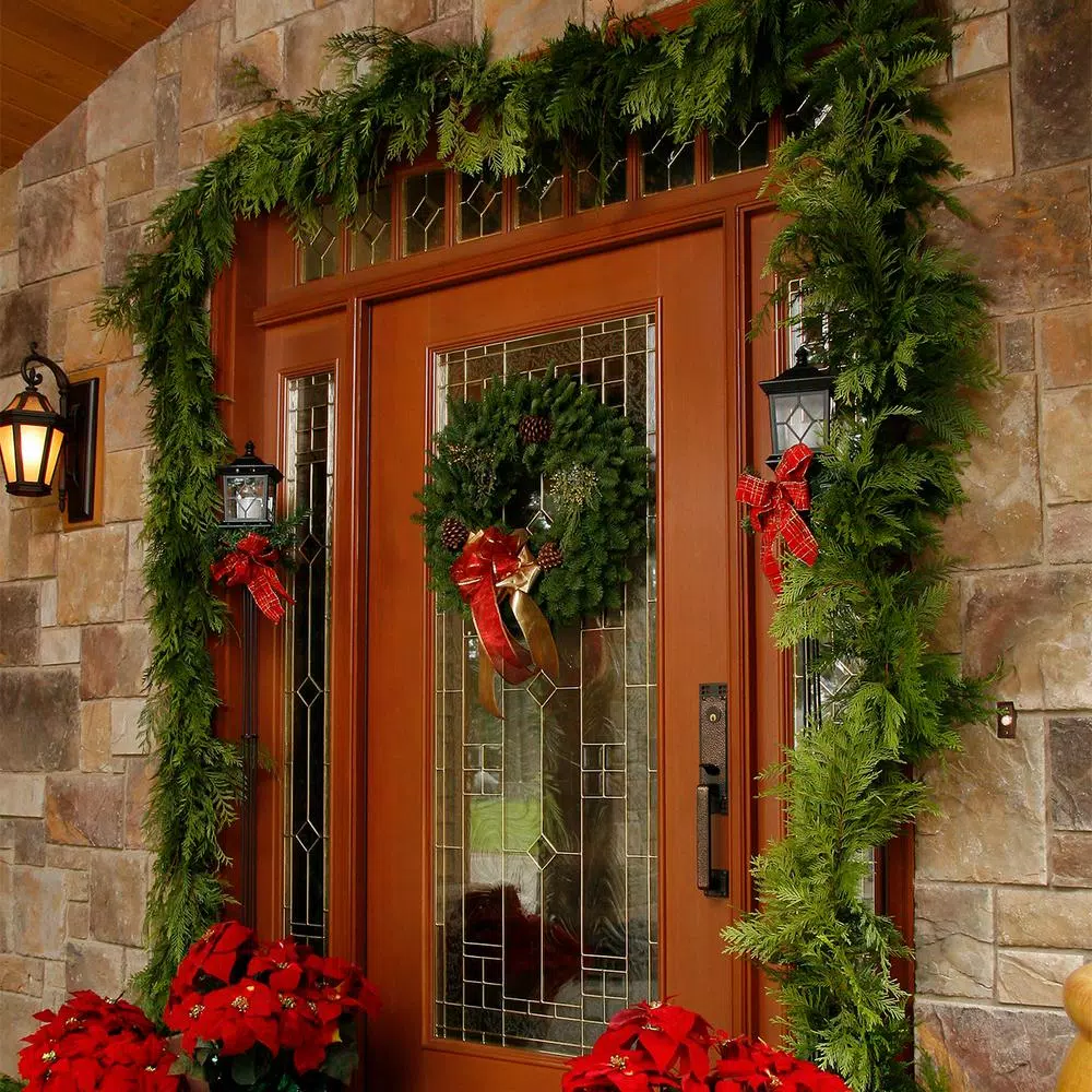 VAN ZYVERDEN 10 ft. Fresh Cut Pacific Northwest Western Red Cedar Coil Garland