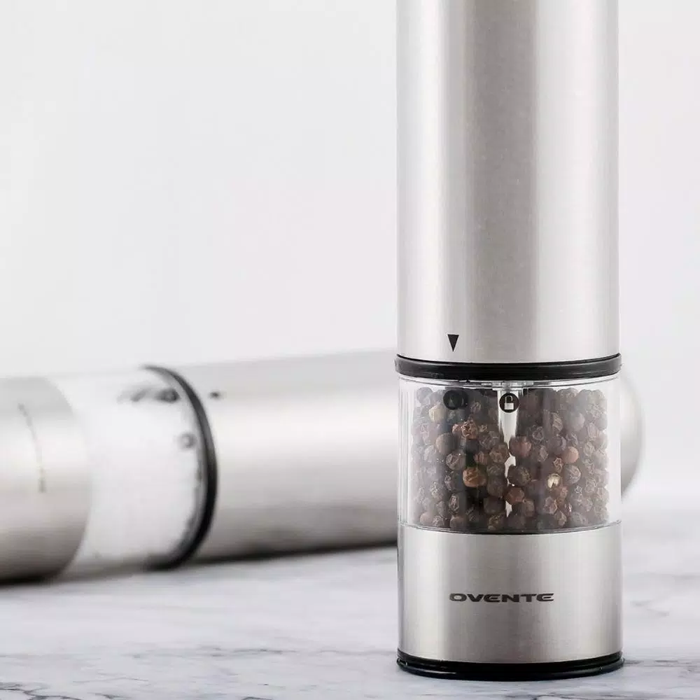 Ovente Electric Salt and Pepper Grinder Set, Stainless Steel with Ceramic Blades, Battery Operated