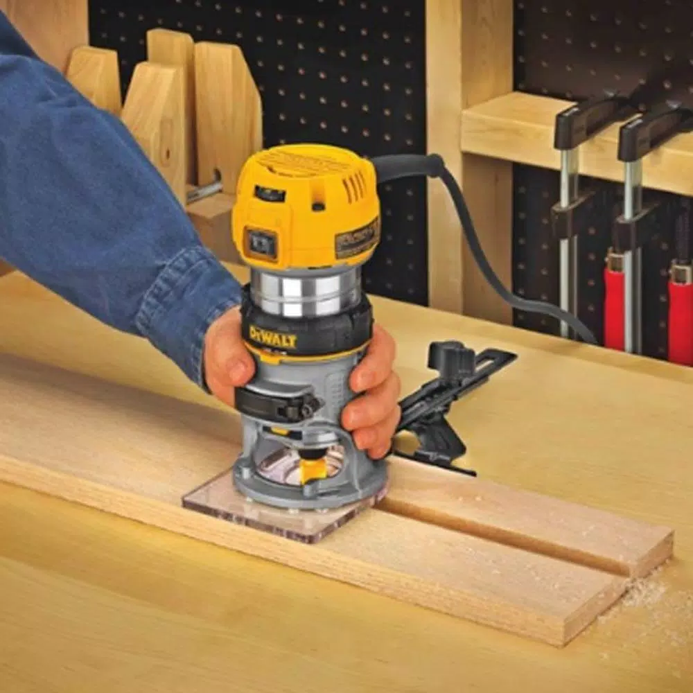 DEWALT DW6913 Universal Edge Guide with Dust Collection for Routers