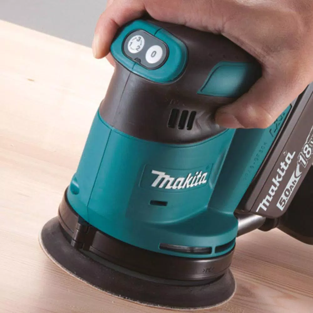 Makita 18V LXT Lithium-Ion 5 in. Random Orbit Sander Kit with 5.0Ah Battery and Charger