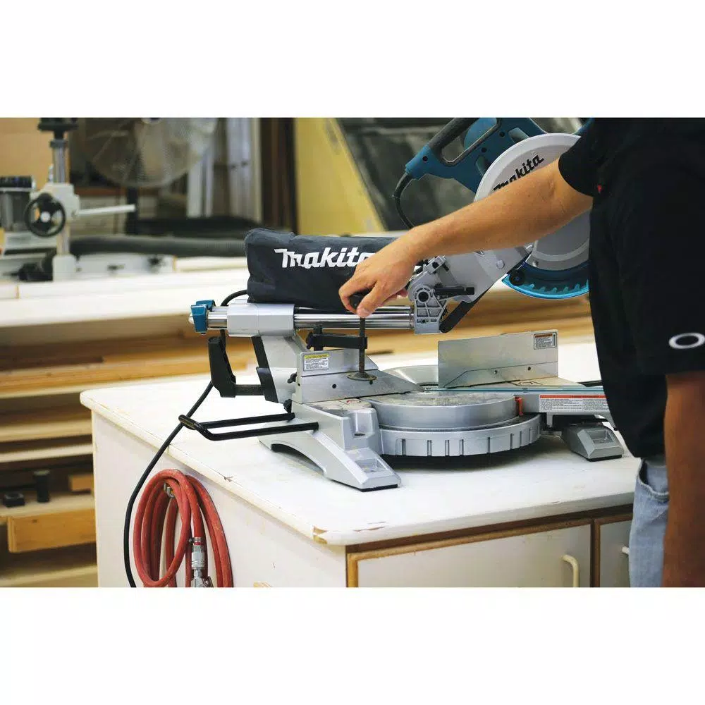 Makita 10 in. 13 Amp Sliding Compound Miter Saw